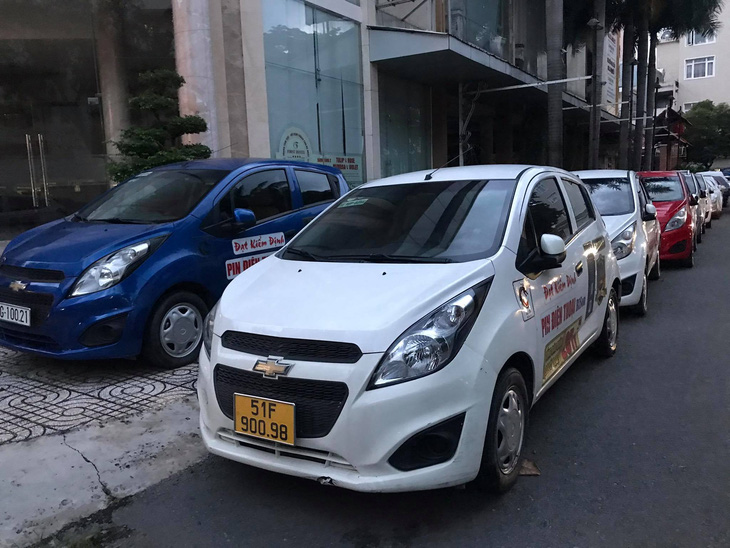 Taxi công nghệ chính thức chạy lại từ ngày 7-10 tại TP.HCM, có vách ngăn, tắt điều hòa - Ảnh 1.