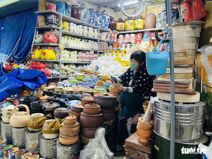 Mở cửa lại sau 2 tháng, tiểu thương các chợ Đà Nẵng bất ngờ vì ít khách - Ảnh 4.