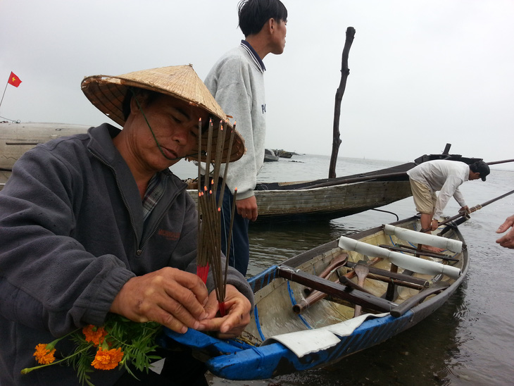 Sợ truông Nhà Hồ sợ phá Tam Giang - Kỳ 6: Những tập tục ngược đời của dân sóng nước - Ảnh 1.