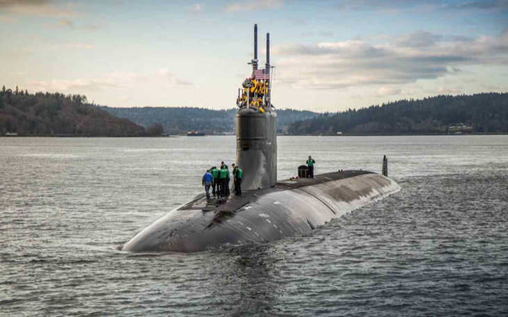 Tàu ngầm hạt nhân Mỹ đâm vào vật thể bí ẩn ở Biển Đông, nhiều thủy thủ bị thương