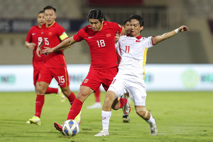HLV Park Hang Seo: Có lẽ việc thay hậu vệ sớm khiến tuyển Việt Nam thất bại - Ảnh 2.