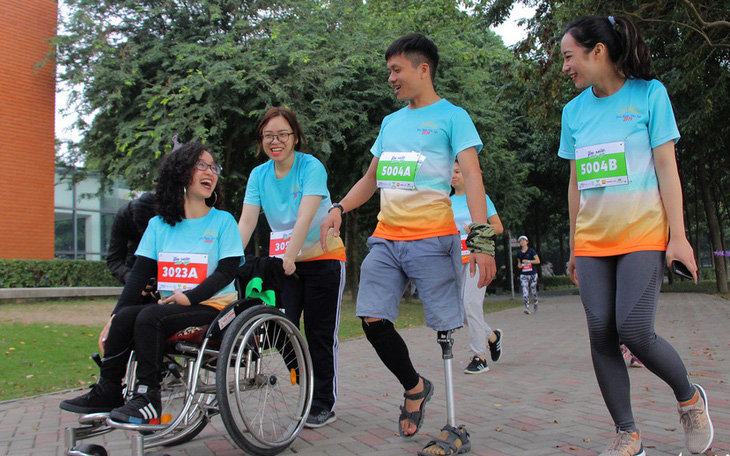 Ghép cặp với người khuyết tật cùng chạy 