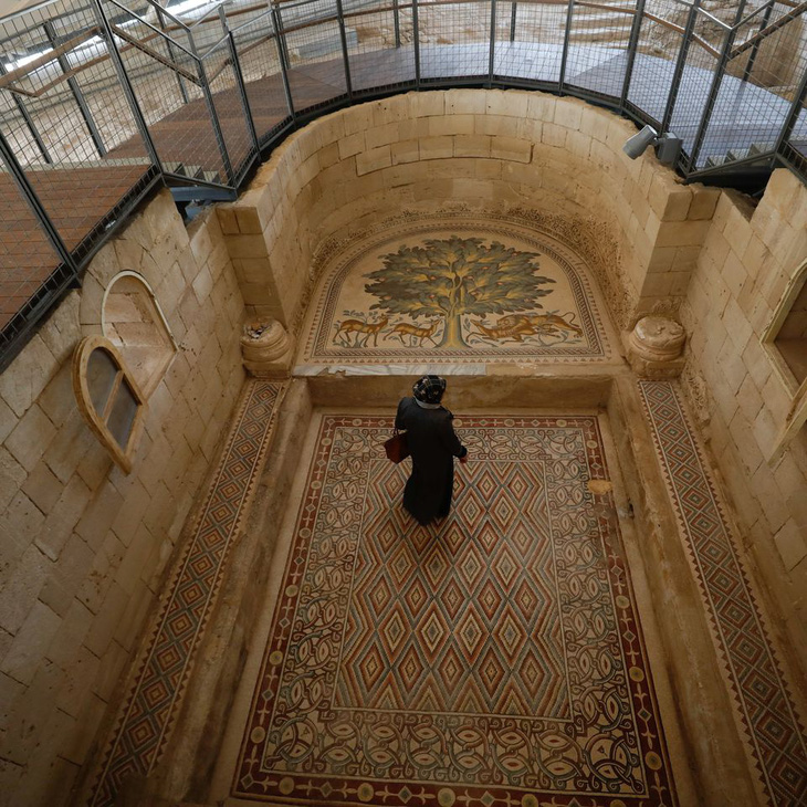 Palestine ra mắt bức tranh ghép khổng lồ tại lâu đài sa mạc Jericho - Ảnh 1.