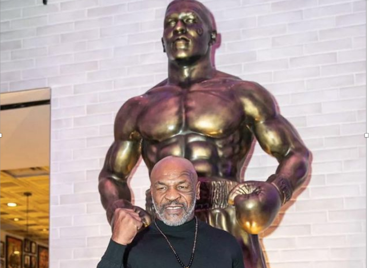 Nhiều người chê bức tượng vinh danh của Mike Tyson - Ảnh 1.