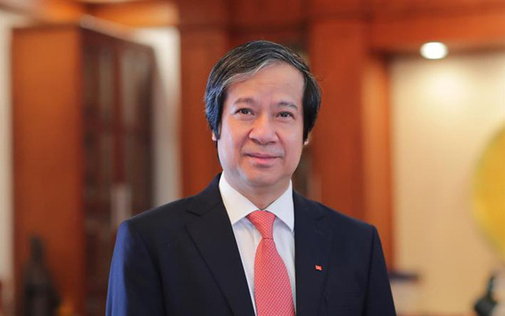Bộ trưởng Nguyễn Kim Sơn lần đầu đăng đàn trả lời chất vấn - Ảnh 1.