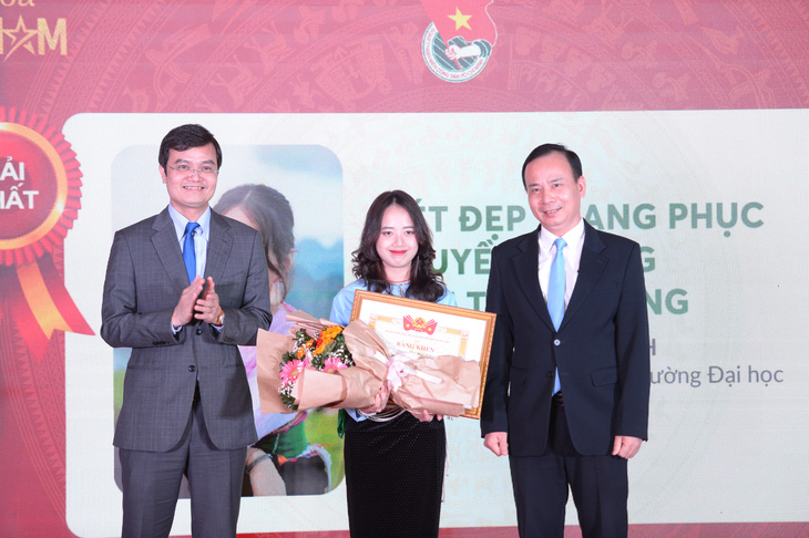 Nữ sinh dân tộc Mường giành giải nhất Tinh hoa Việt Nam - Ảnh 1.