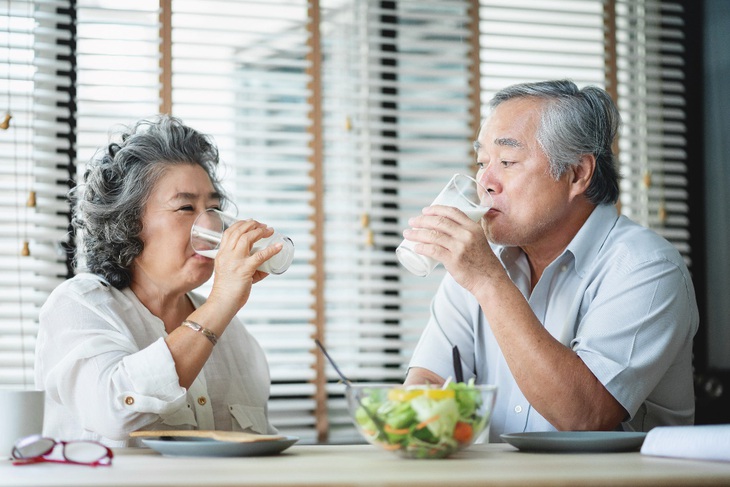 ‘Bình thường mới’: Chú ý gì để nâng cao sức khỏe người lớn tuổi? - Ảnh 3.
