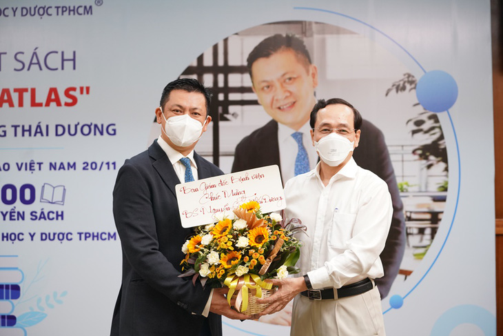 Lễ ra mắt sách Siêu âm Atlas của thầy thuốc, thầy giáo BS. Nguyễn Quang Thái Dương - Ảnh 3.