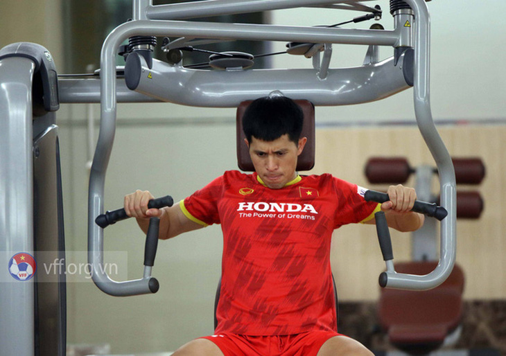 Đội tuyển Việt Nam tập gym tại khách sạn, Văn Toản trở về CLB - Ảnh 4.