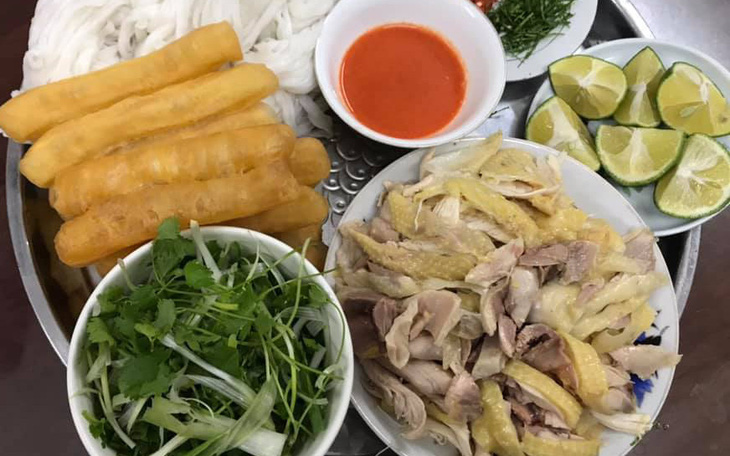 Nấu nồi phở gà thật ngon cũng kỳ công lắm đó