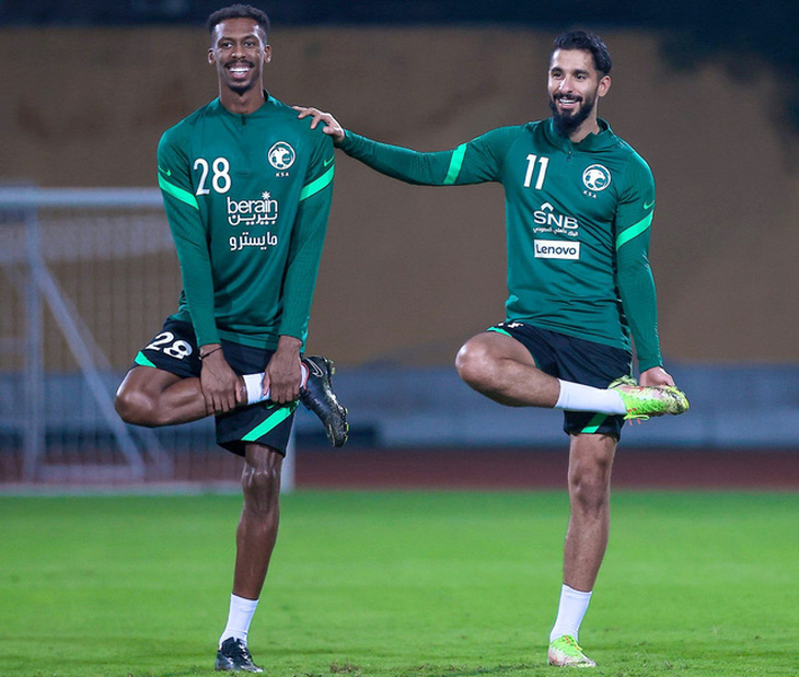 Chủ tịch Liên đoàn Bóng đá Saudi Arabia đi chuyên cơ đến Hà Nội tiếp sức đội nhà - Ảnh 2.