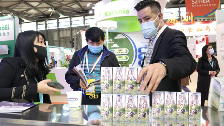 Sữa tươi Organic của Vinamilk ra mắt ấn tượng tại Triển lãm quốc tế Thượng Hải 2021 - Ảnh 1.