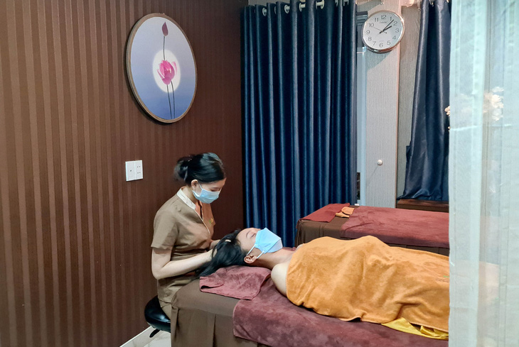 Nóng: TP.HCM dừng hoạt động karaoke, vũ trường, massage, spa, quán bar - Ảnh 1.