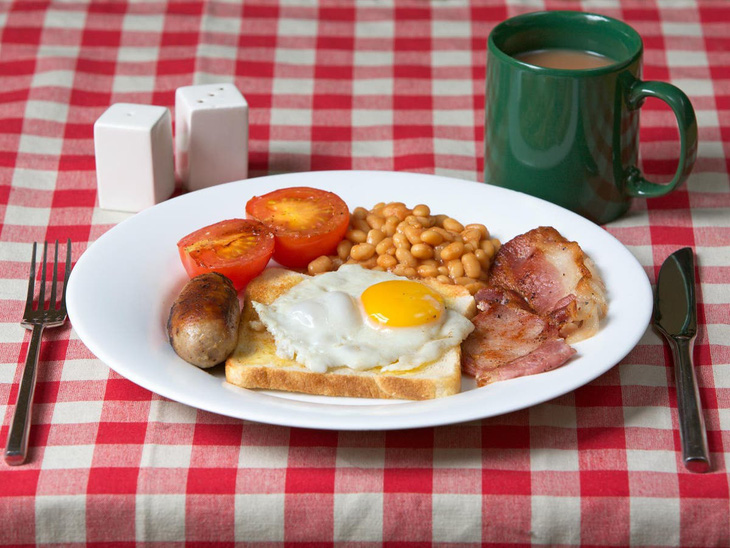 Bữa sáng tại Anh trở nên đắt đỏ nhất trong 10 năm - Ảnh 1.