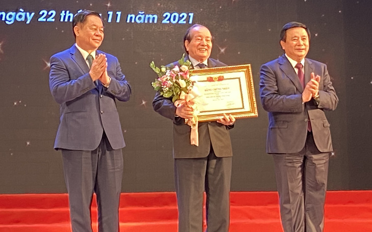 Trao thưởng các tác phẩm lý luận, phê bình văn học, nghệ thuật xuất bản năm 2023 - Ảnh 3.