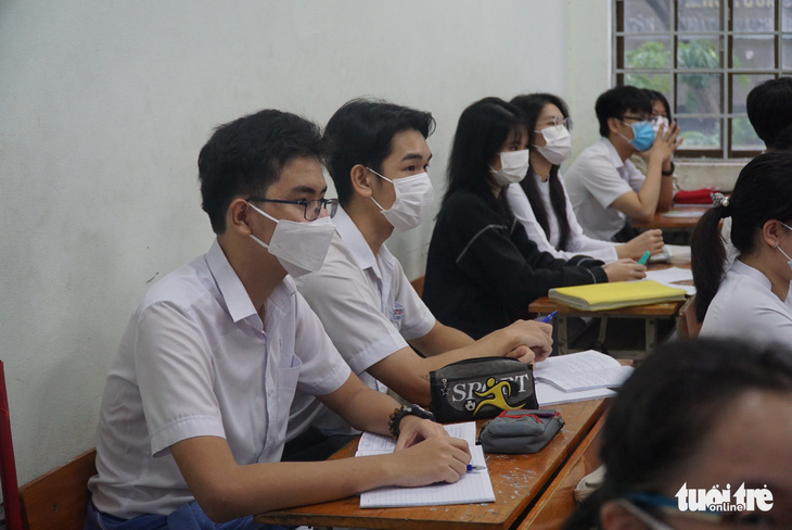 Học sinh lớp 12 Đà Nẵng trở lại trường: ‘Mừng lắm nhưng không chủ quan’ - Ảnh 2.