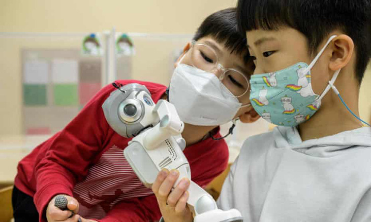 Trợ giảng robot dạy công nghệ cho trẻ em Hàn Quốc - Ảnh 1.
