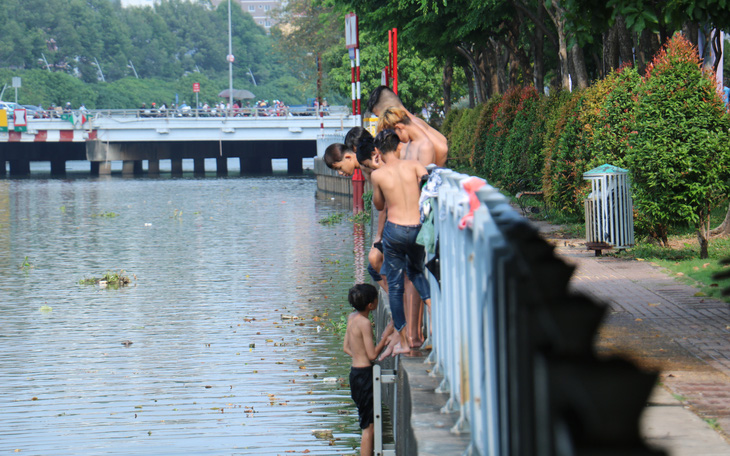 Sơ cứu người ngạt nước bằng cách 