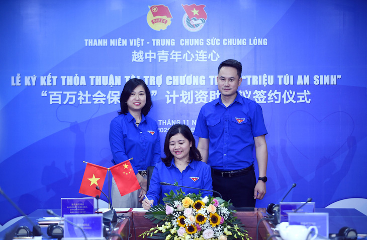 Đoàn TNCS Trung Quốc trao 1,2 triệu nhân dân tệ cho Triệu túi an sinh - Ảnh 1.