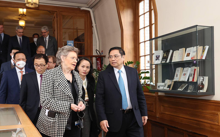 Thủ tướng Phạm Minh Chính thăm, làm việc với Viện Pasteur ở Paris