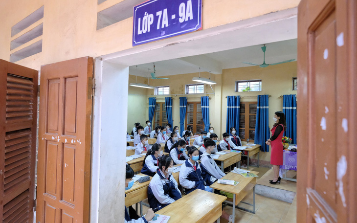 Hà Nội thay đổi kế hoạch cho học sinh trở lại trường, chỉ cho lớp 12 học trực tiếp