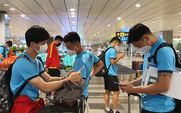 Đến Singapore đang chờ kết quả xét nghiệm, tuyển Việt Nam tập luyện từ 2-12