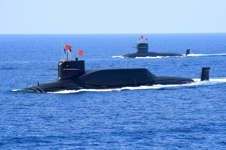Ảnh vệ tinh: Tàu ngầm hạt nhân Trung Quốc nổi lên ở eo biển Đài Loan - Ảnh 2.