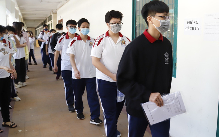 TP.HCM: Nhiều trường diễn tập phòng chống dịch trước khi học sinh trở lại