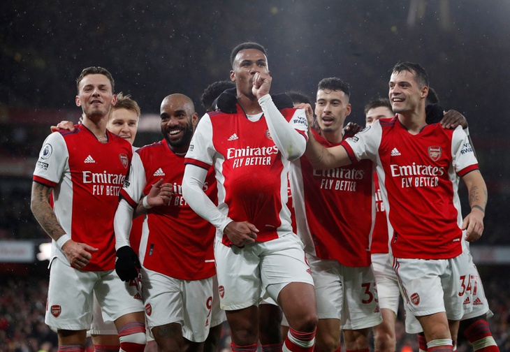 Liverpool, Chelsea và Arsenal cùng thắng để bám đuổi Man City - Ảnh 2.