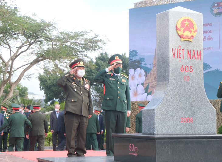 Giao lưu hữu nghị quốc phòng biên giới Việt Nam - Lào lần thứ nhất - Ảnh 3.