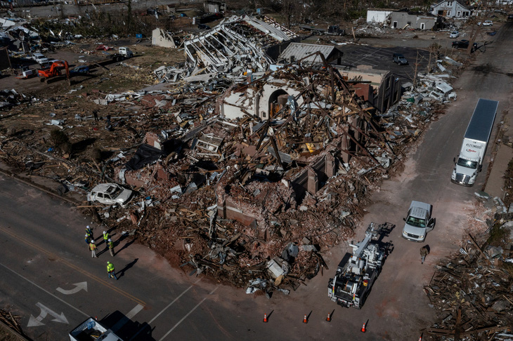 Mỹ: Trận lốc xoáy chết người bậc nhất, thiệt mạng 94 người - Ảnh 2.