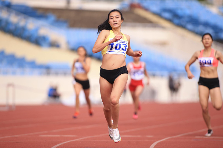 Phạm Thị Hồng Lệ phá kỷ lục quốc gia cự ly 10.000m - Ảnh 7.