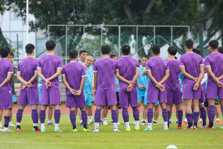 Ông Park yêu cầu các cầu thủ đề xuất cách chơi trước Indonesia - Ảnh 1.