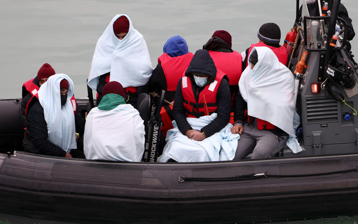 Đại sứ quán Việt Nam hỗ trợ thân nhân người Việt chết đuối khi vượt eo biển Manche