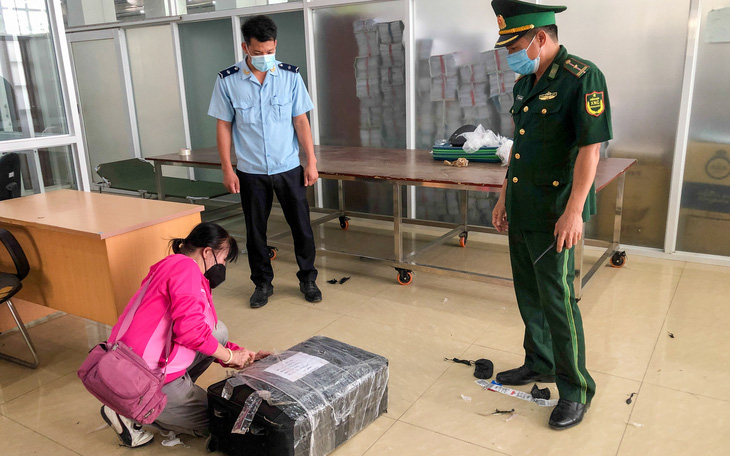 Người xuất nhập cảnh cao kỷ lục, cửa khẩu Mộc Bài  - Tây Ninh tăng cường kiểm dịch