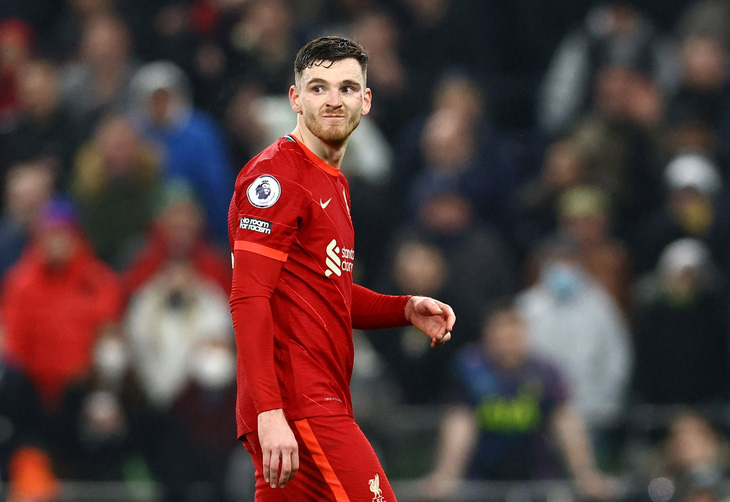 Robertson kiến tạo, ghi bàn và lãnh thẻ đỏ, Liverpool bị Tottenham cầm chân - Ảnh 1.