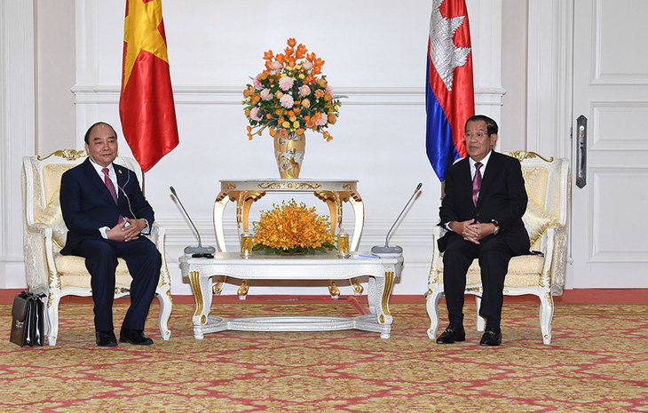 Chủ tịch nước hội kiến Thủ tướng Hun Sen: Đẩy mạnh kết nối hai nền kinh tế - Ảnh 1.