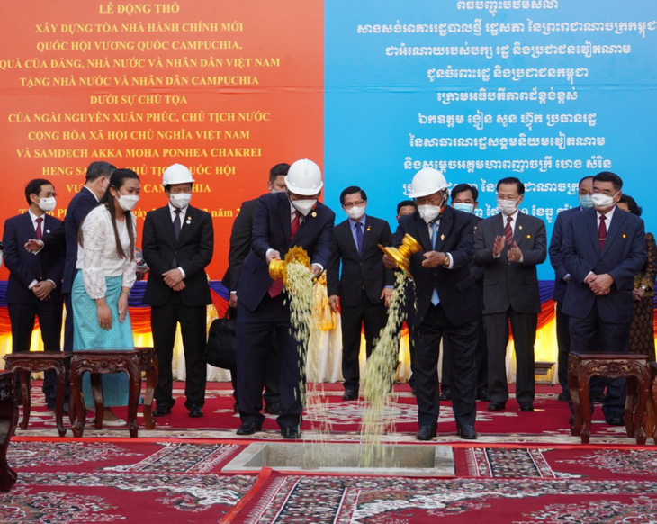 Việt Nam tặng Campuchia 25 triệu USD xây tòa nhà hành chính Quốc hội - Ảnh 1.