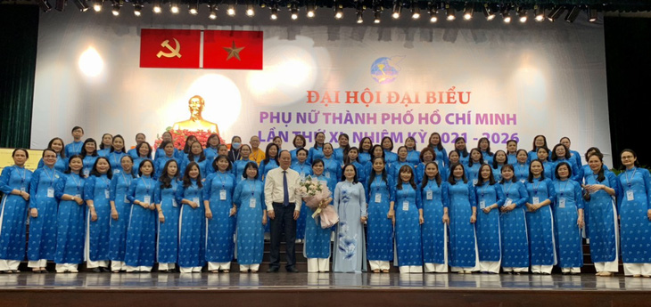 Bà Nguyễn Trần Phượng Trân tái đắc cử chủ tịch Hội Liên hiệp phụ nữ TP.HCM - Ảnh 1.