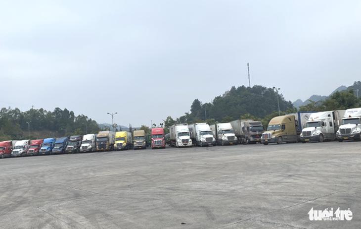Nhiều cửa khẩu ở Lạng Sơn vẫn tạm dừng thông quan, hàng nghìn xe tiếp tục nằm chờ sau 1 tháng - Ảnh 4.