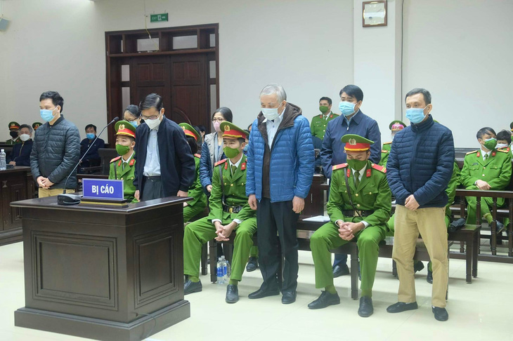 Luật sư của ông Nguyễn Đức Chung xin được mang vật chứng quan trọng vào tòa - Ảnh 2.