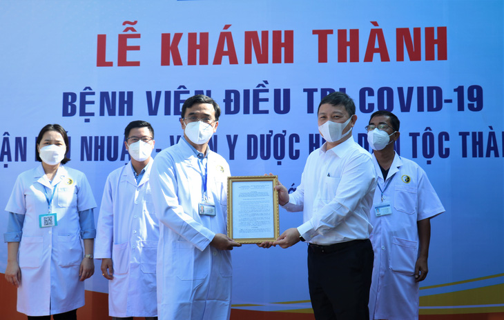Quận Phú Nhuận tái lập Bệnh viện điều trị COVID-19, kết hợp đông - tây y - Ảnh 1.