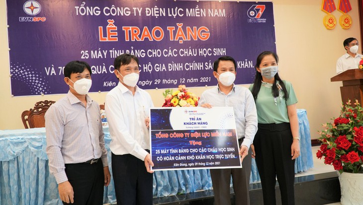 Kéo dây vượt biển công trình 220kV Kiên Bình - Phú Quốc - Ảnh 3.