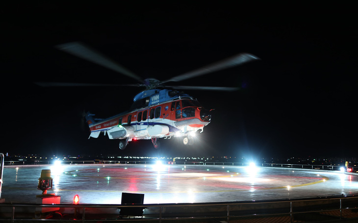 14 chuyến bay trực thăng huấn luyện cấp cứu xuyên đêm trên nóc Bệnh viện Quân y 175