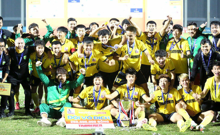 HLV Đinh Thế Nam dẫn dắt đội tuyển U23 Việt Nam dự Giải vô địch U23 Đông Nam Á 2022 - Ảnh 1.