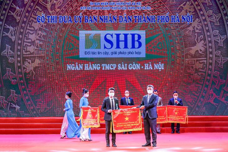 SHB - Top 10 doanh nghiệp vốn hóa lớn có báo cáo thường niên tốt nhất - Ảnh 2.