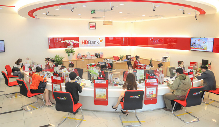 HDBank và FWD Việt Nam bắt tay phân phối sản phẩm bảo hiểm qua ngân hàng - Ảnh 3.