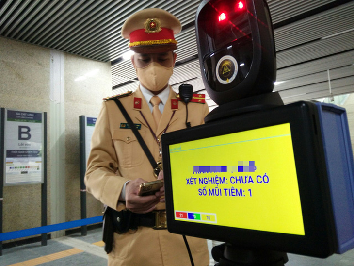 Metro Cát Linh - Hà Đông thí điểm camera quét căn cước công dân gắn chip - Ảnh 1.