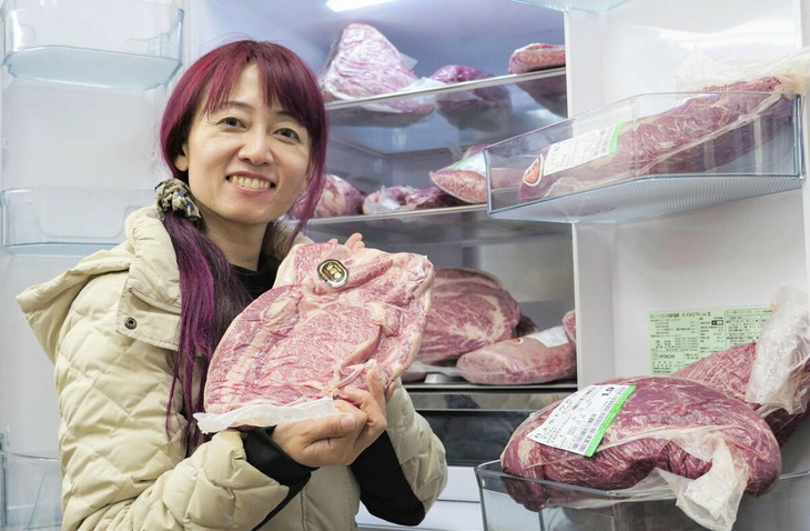 Một phụ nữ nông thôn Nhật Bản phát tài nhờ bán thịt bò trực tuyến - Ảnh 1.