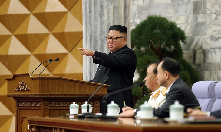 Ông Kim Jong Un phê bình nội các thiếu sáng tạo, sa thải bộ trưởng mới bổ nhiệm - Ảnh 1.